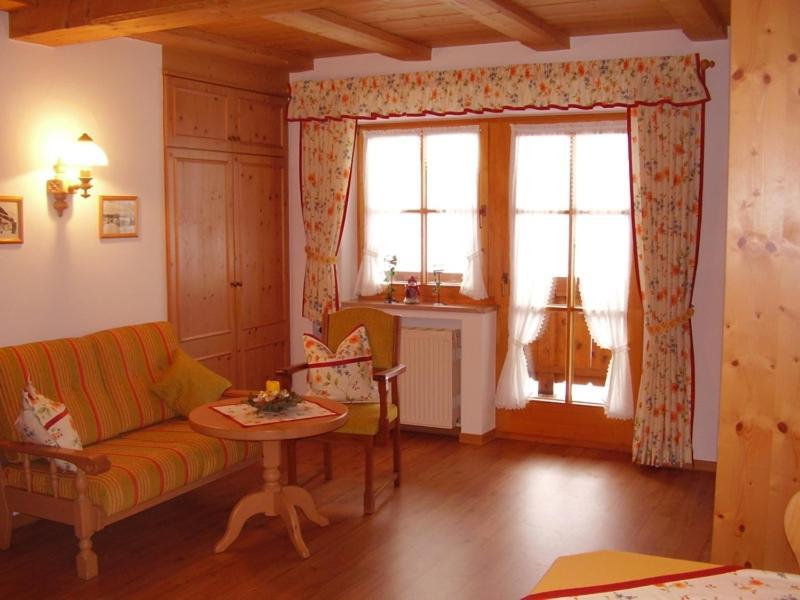 Hollweger Apartment *